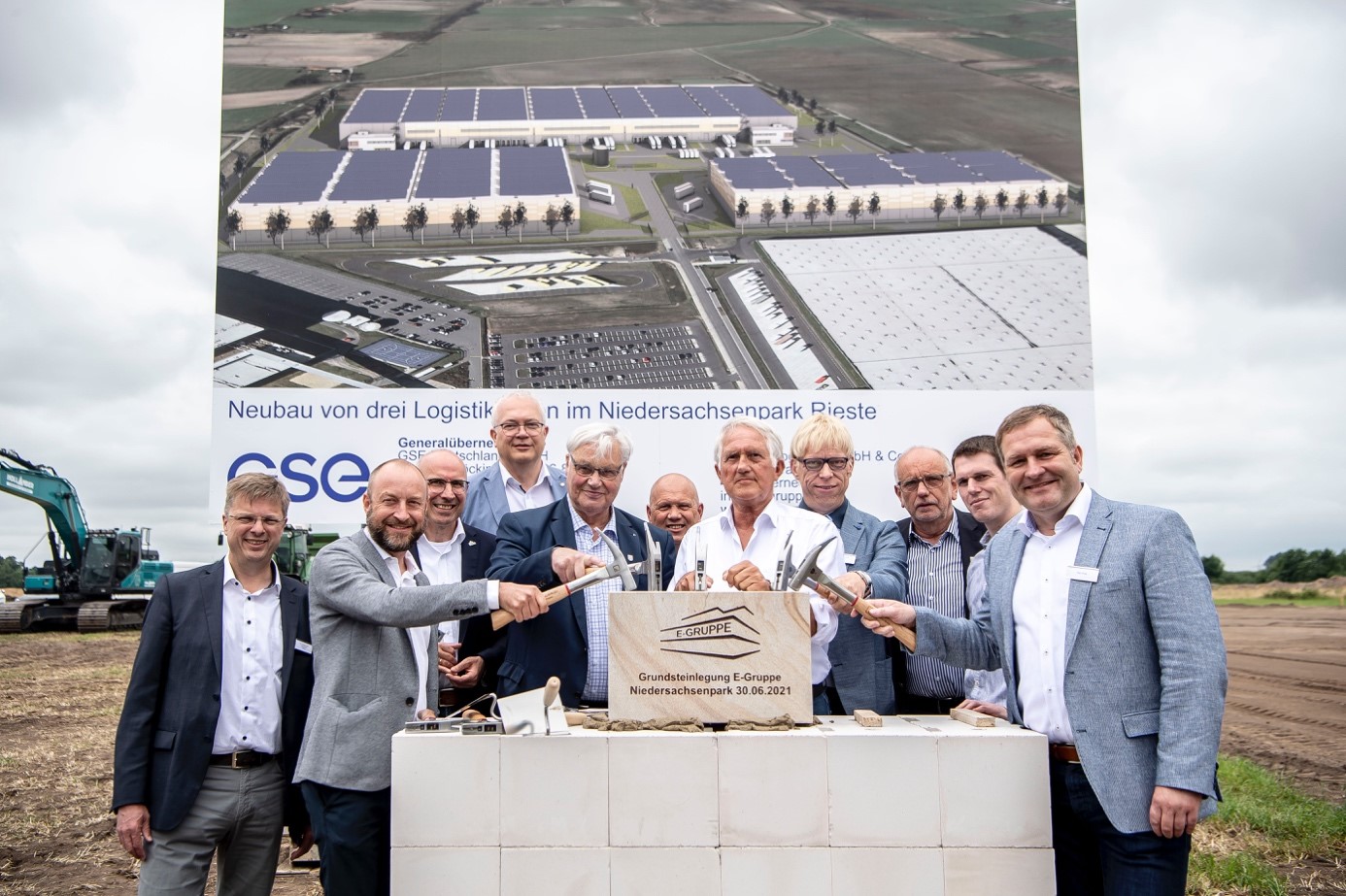Loco toda la vida africano Laying of the foundation stone for innovative major project in  Niedersachsenpark: GSE and E Group start construction of three logistics  properties - Gse Germany